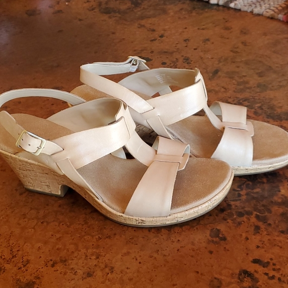 clarks ivory shoes